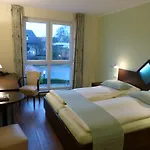 Evering Hotel 3*