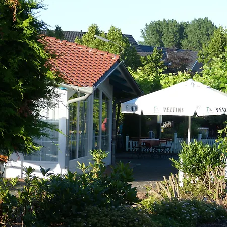 Evering Отель 3*