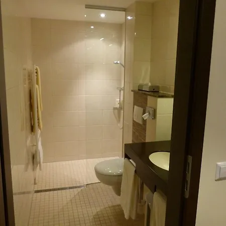 Evering Hotel 3*