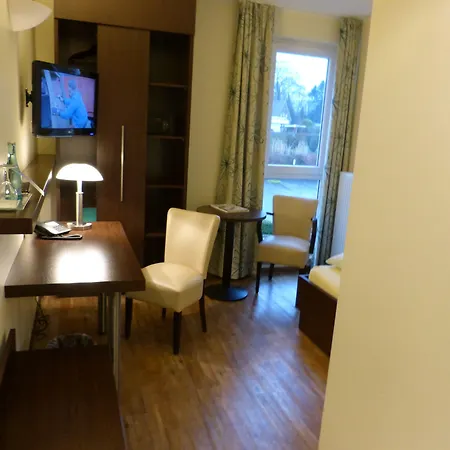 Evering Отель 3*