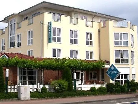 Evering Hotel 3*